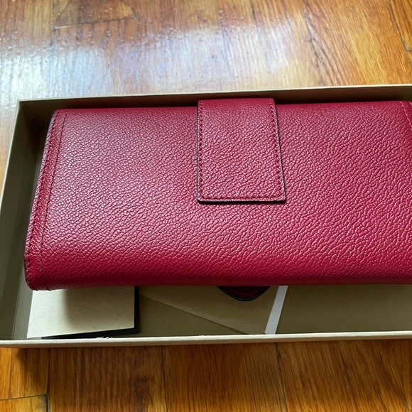 Like new Burberry wallet - Picture 4 of 6
